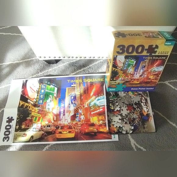 Times Square Puzzle 🧩 & Poster Set - Picture 1 of 6